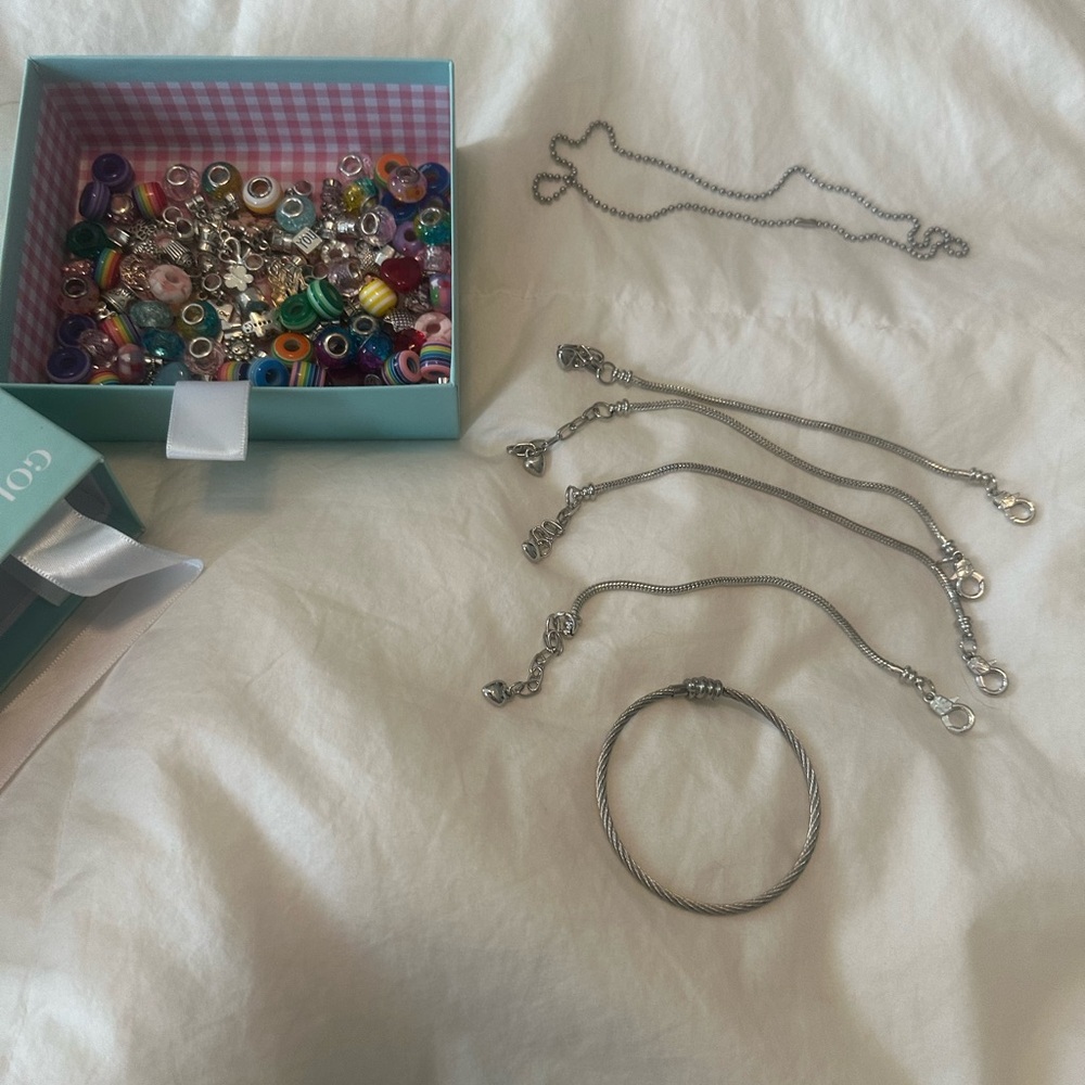 Girls bracelet making kit (oc16)